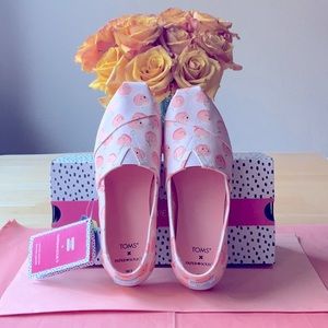 🍑  TOMS ALPARGATA WITH JUST PEACHY PRINT 🍑 NWT 🍑